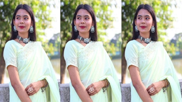 Horny GF Pressing Boobs,Giving BJ Outdoor To BF